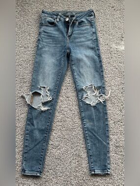 American Eagle Outfitters Light Blue Distressed Skinny Jeans